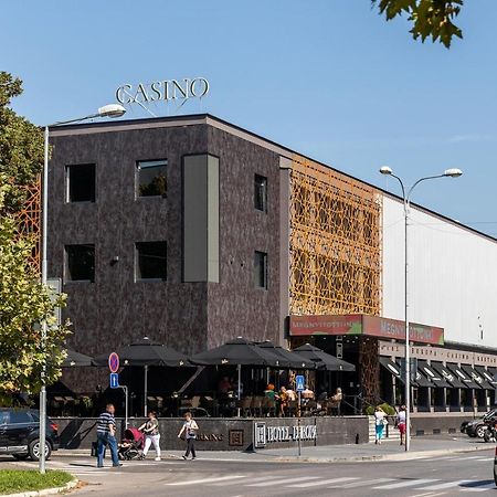 Apartman Zara Komarno Bagian luar foto